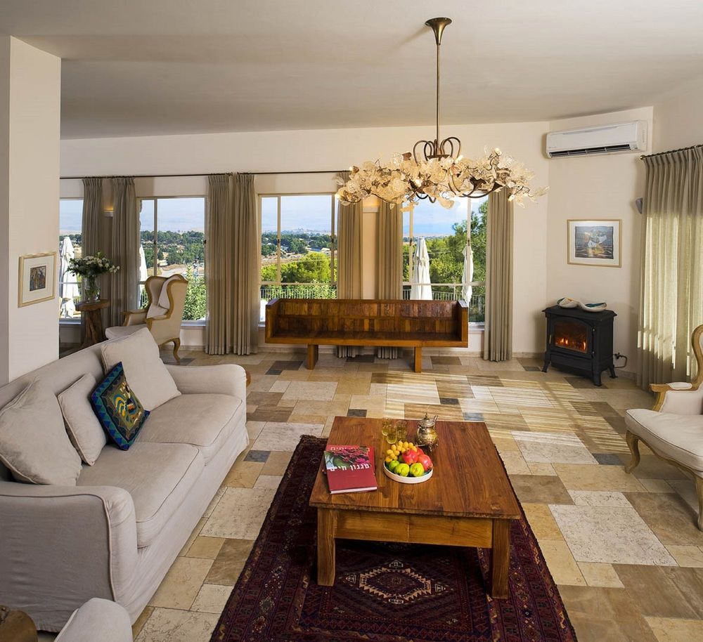 Jasmine Mansion in Rosh Pinna, Israel