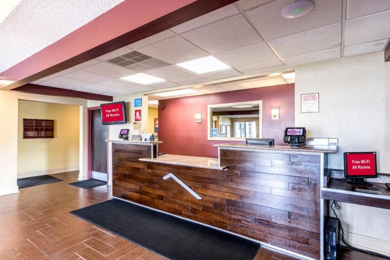 Days Inn by Wyndham Muskegon - photo 12
