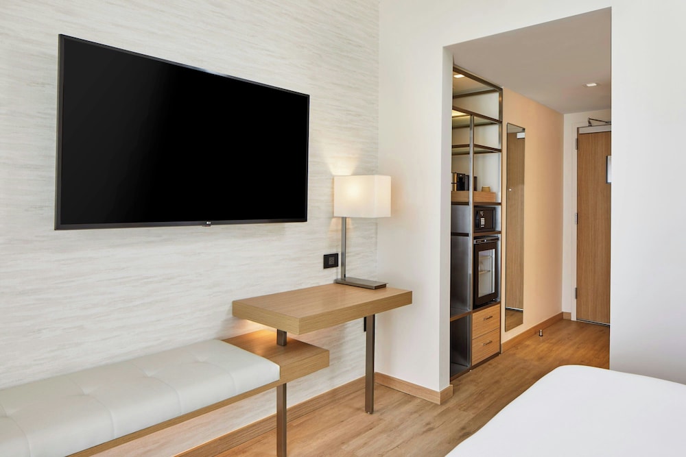 AC Hotel by Marriott Fort Lauderdale Beach - photo 20