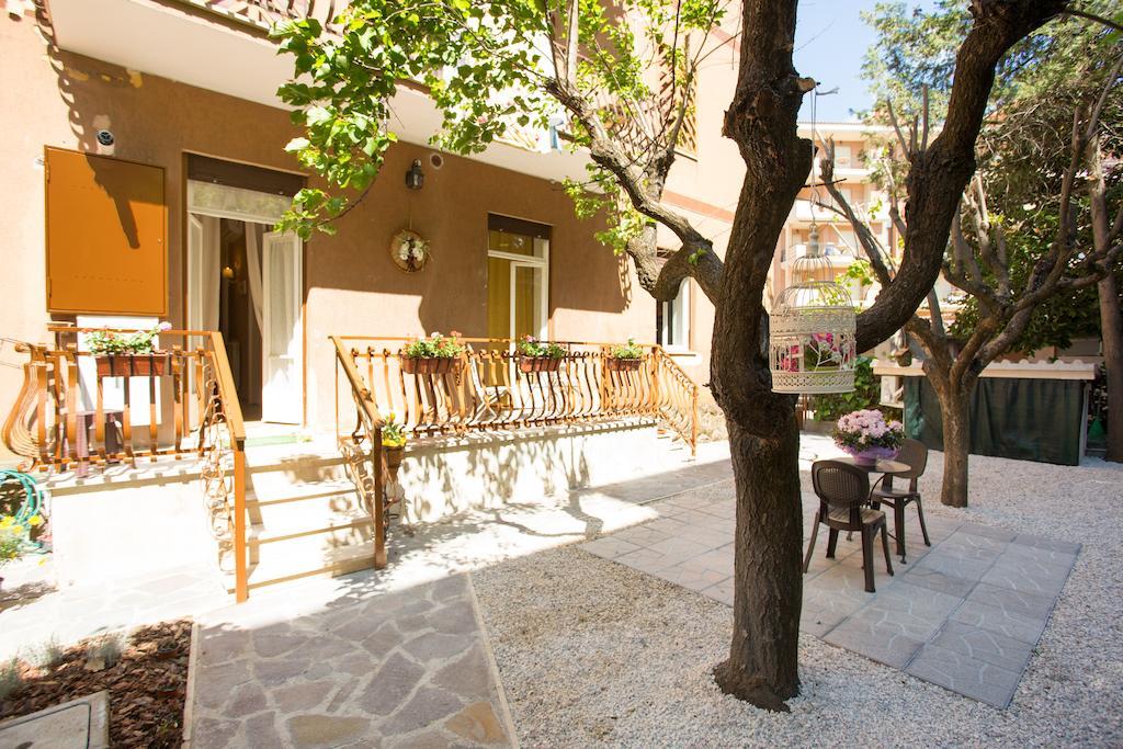 Casa Lollobrigida — 4-Star Luxury Hotel in Ciampino, Italy