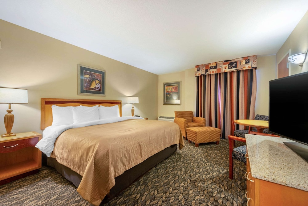 Clarion Inn Ormond Beach at Destination Daytona - photo 19