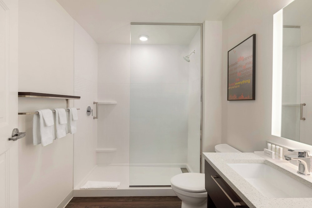 TownePlace Suites by Marriott Cedar Rapids Marion - photo 20