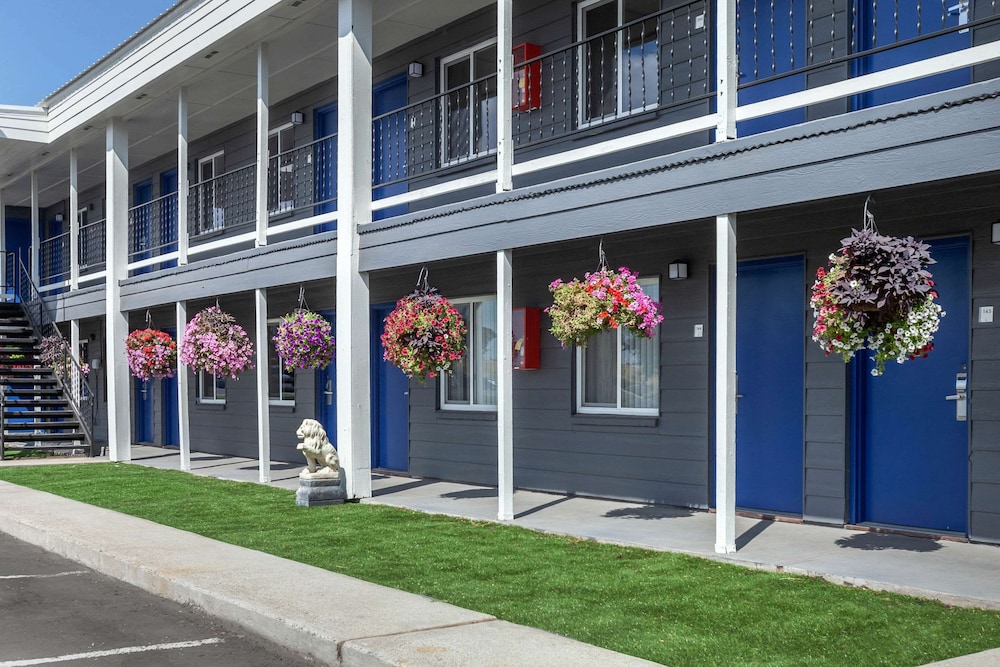 Rodeway Inn & Suites Ontario - photo 33