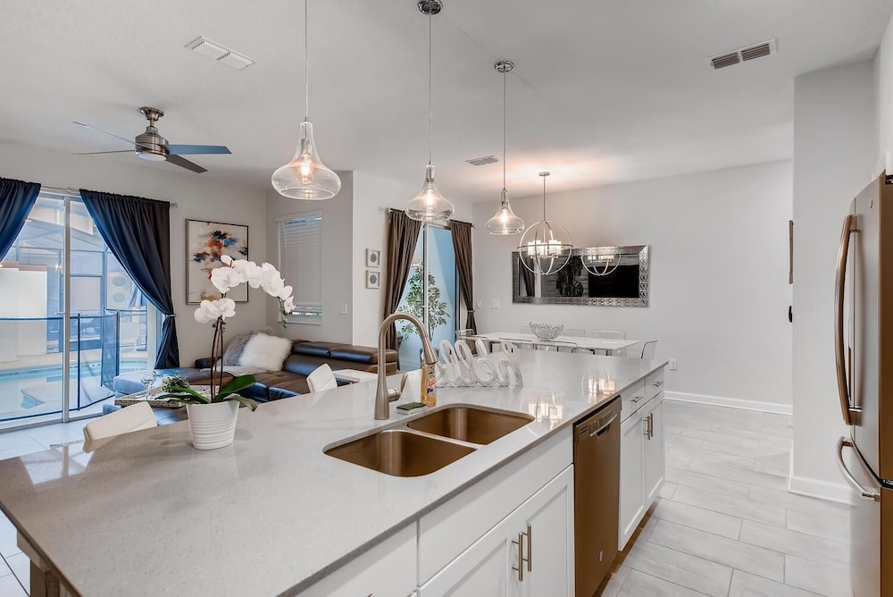 4802 LL Dream Getaway Luxury Townhome w Pool - photo 14