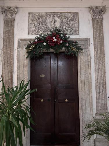Palazzo Carafa Santangelo — 4-Star Luxury Hotel in Naples, Italy
