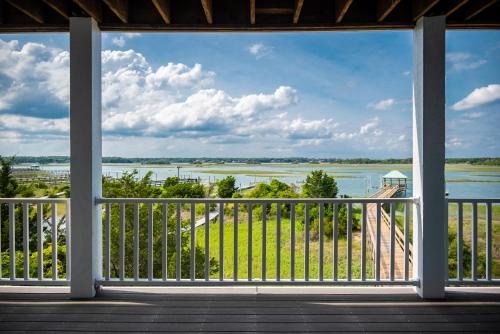 Pier Pleasure by Oak Island Accommodations - photo 11