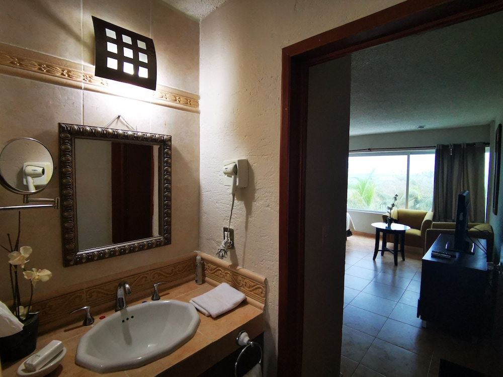 Lovely Beachfront Estudio in Hotel Zone — Cancun — photo 4
