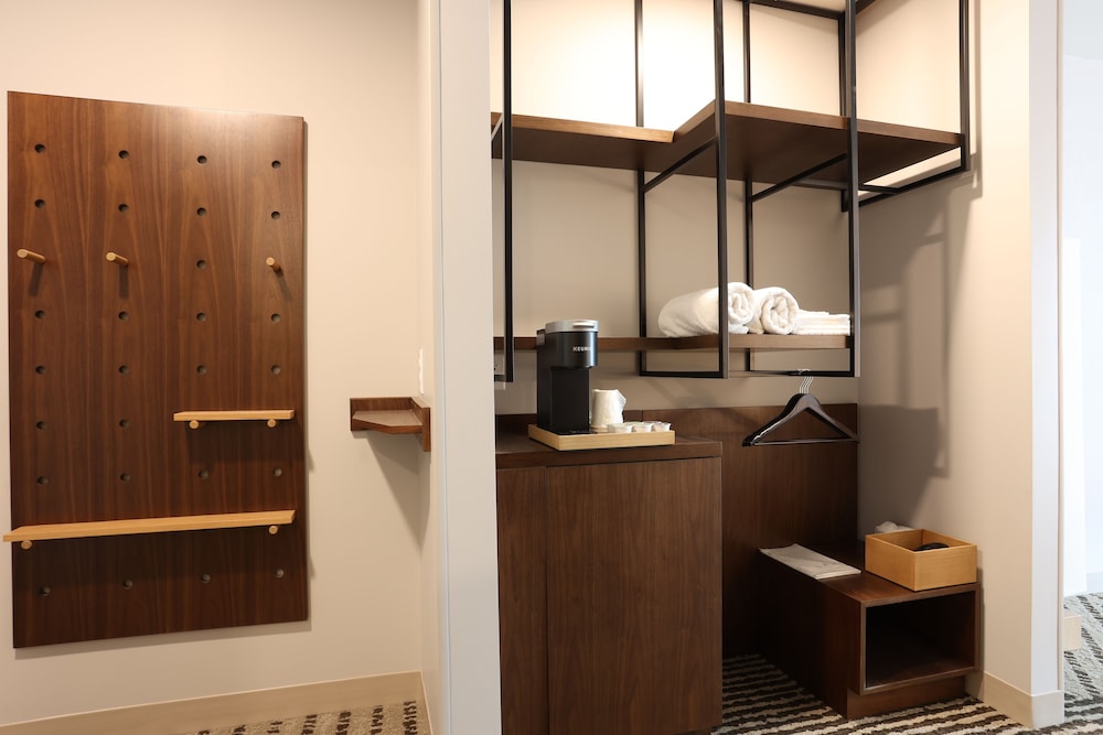Cedartree Hotel Portland Hillsboro - photo 16