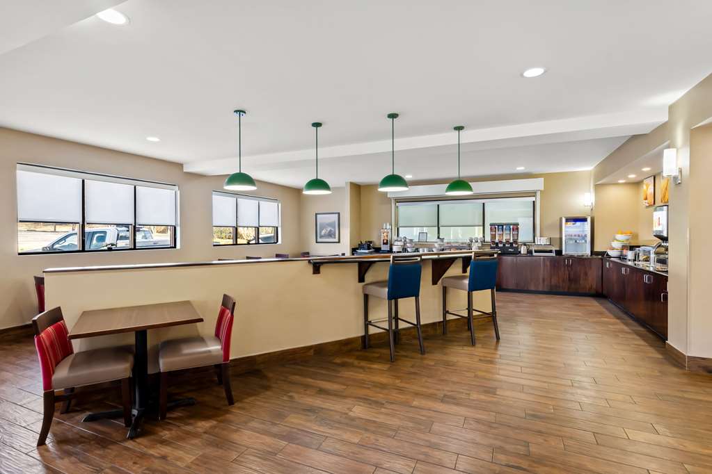 Comfort Suites Salem Roanoke I 81 - photo 35