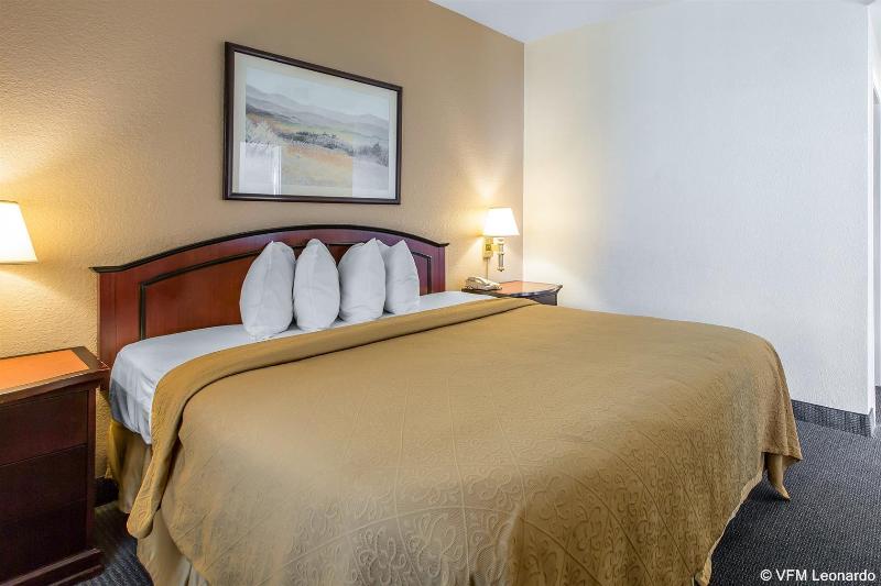 The Beachfront Inn & Suites At Dana Point - carbon neutral hotel in Dana Point