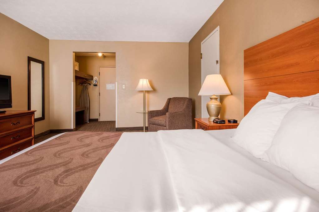 Quality Inn & Suites New Castle - photo 9