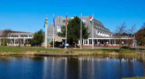 Ster Appartement Zeeduin Met Eigen Keuken Zonnig Terras Verwarmd Zwembad Nabij Dorp Duinen En Strand — 4-Star Luxury Hotel in Hollum, Netherlands