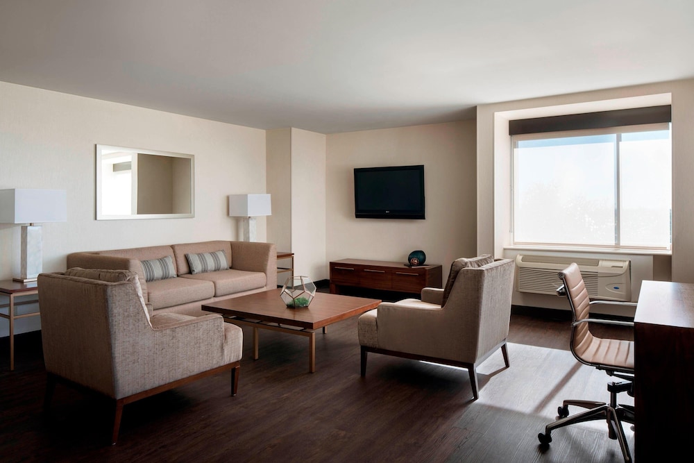 Fullerton Marriott at California State University - photo 14