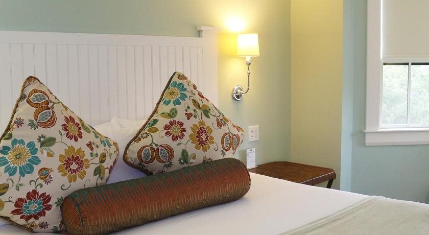 Colonial Inn — Ogunquit