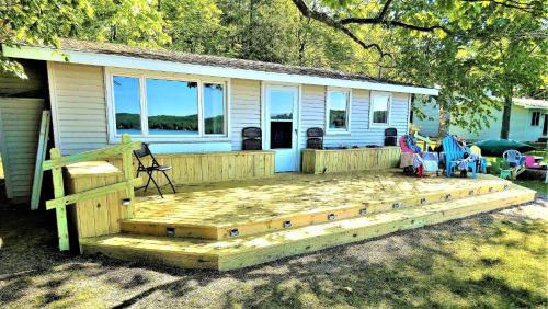 Birch Shores Resort The Aspen Cottage in Empire, United States