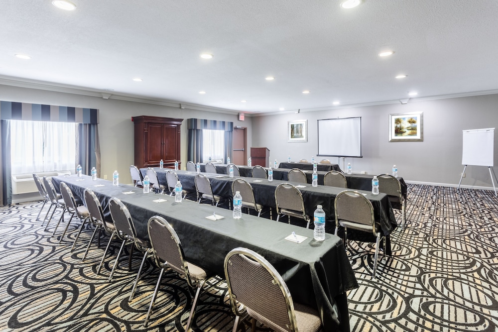 Holiday Inn Express Hotel & Suites Lake Charles by IHG - photo 28