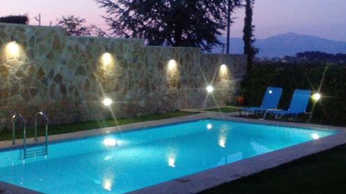 Apartment with Private Pool — Kiato — photo 2