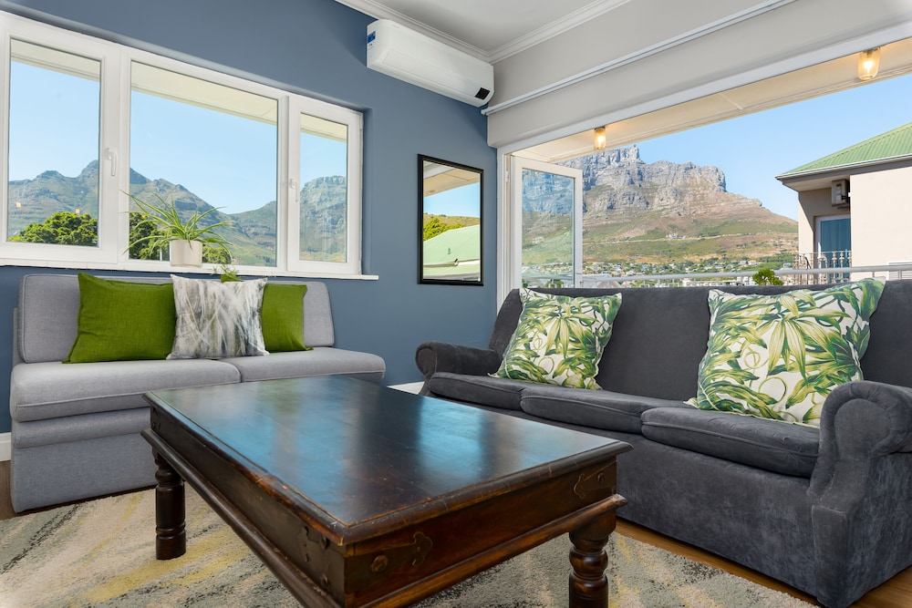 Buitenhof 301 — 4-Star Luxury Hotel in Cape Town, South Africa