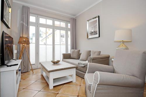 Dünenschloss Wohnung 1 11 — 4-Star Luxury Hotel in Ostseebad Kuehlungsborn, Germany