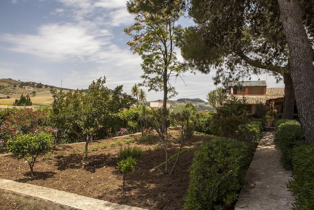 Sogno Siciliano Turismo Rurale - carbon neutral hotel in Erice