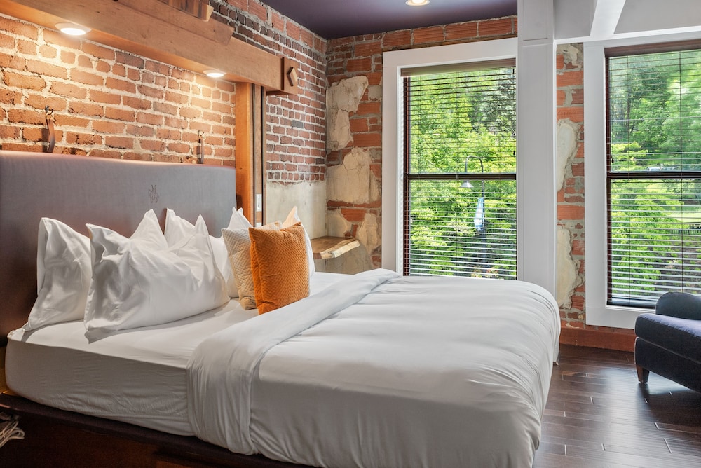 The Horton Hotel and Rooftop Lounge - photo 36