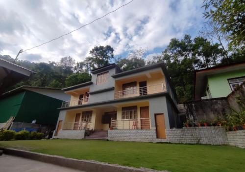 Lingtam Yangsel River Retreat by StayApart