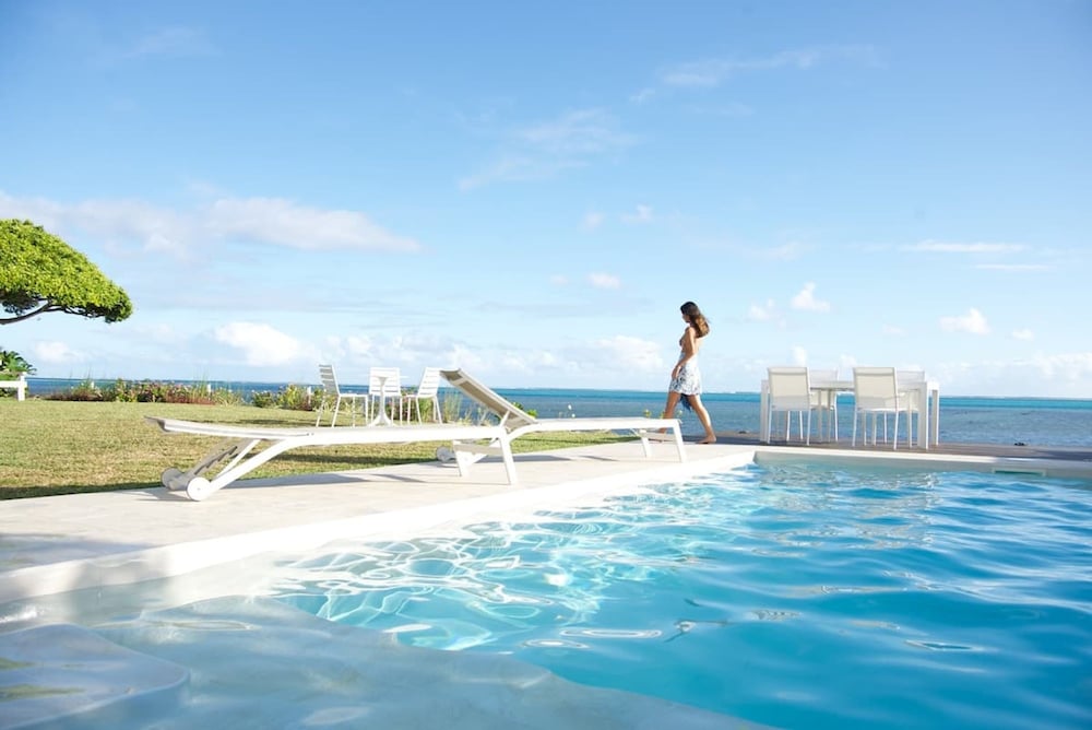 Le Ficus Iti Belle Villa Bord de mer et Piscine — 4-Star Luxury Hotel in Paea, French Polynesia