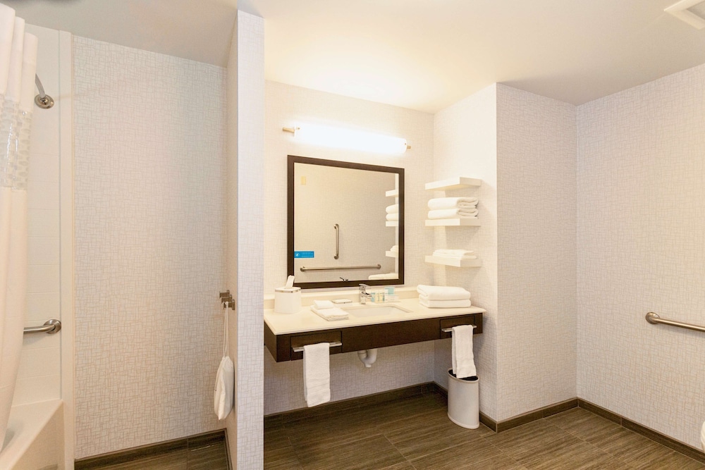Hampton Inn & Suites Duluth North Mall Area - photo 17