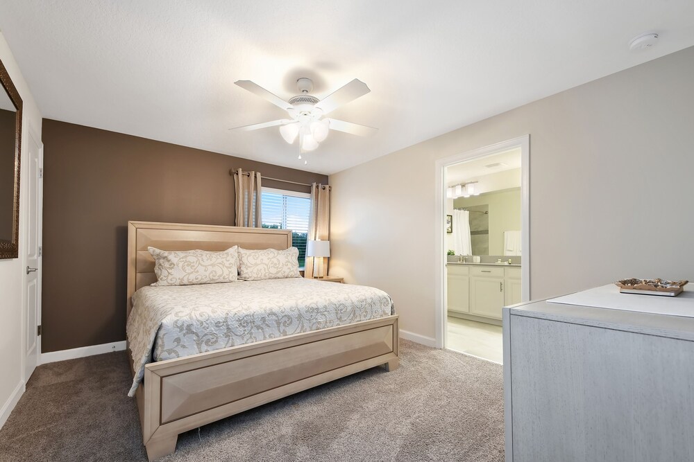 5 Bedrooms 4 Bathrooms Storey Lake 4921 Wa - photo 5
