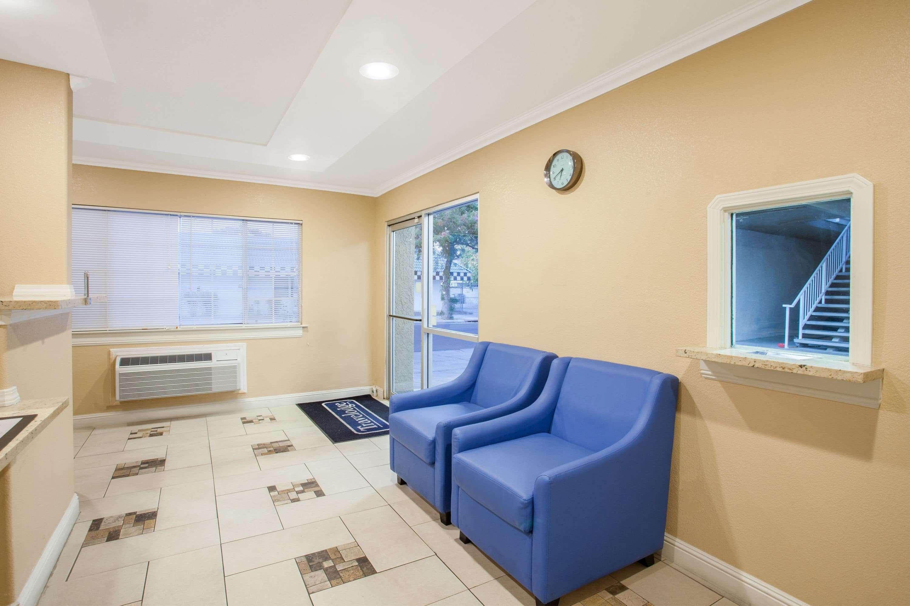 Travelodge by Wyndham Fresno Yosemite Area - photo 17