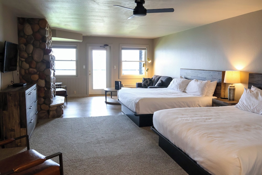 Quarterdeck Resort & Restaurant - photo 108