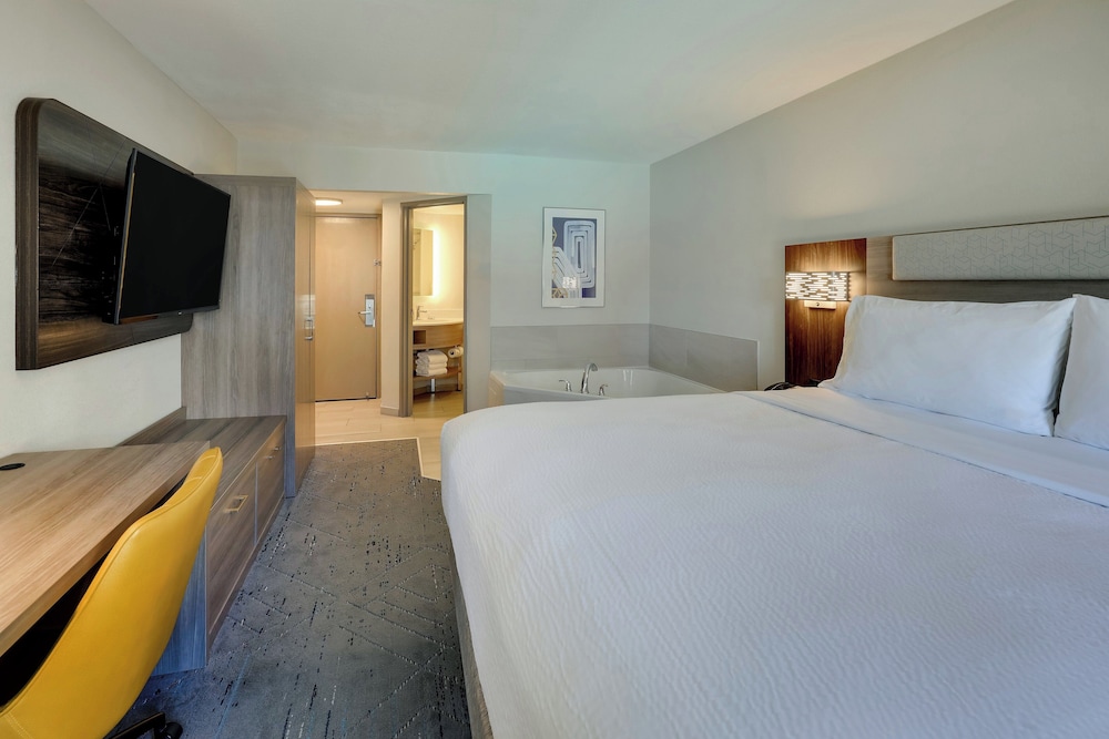 Holiday Inn Express Hotel & Suites Branson 76 Central by IHG - photo 15