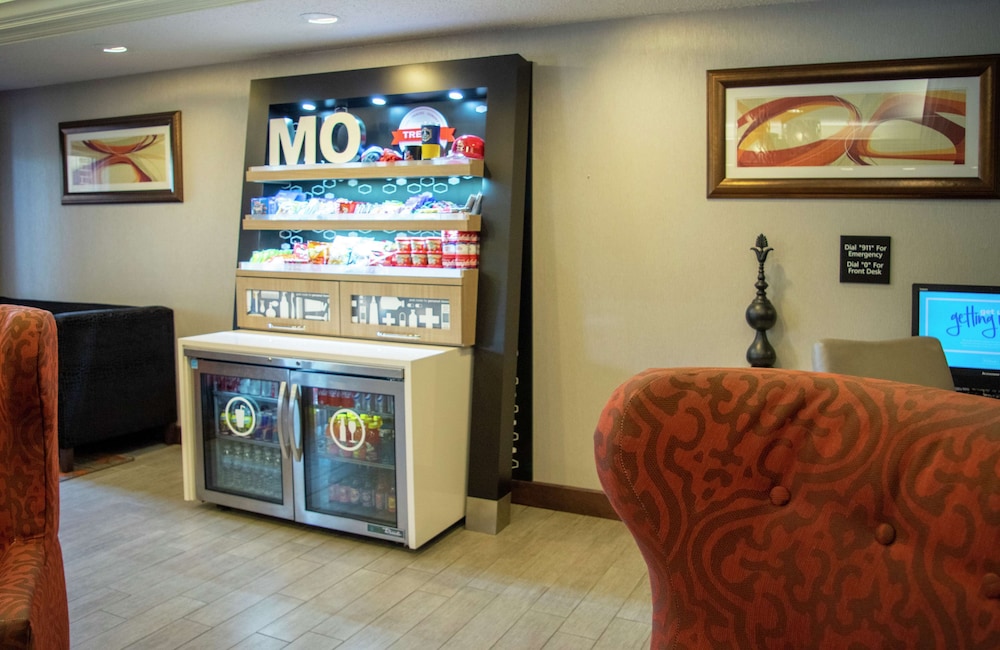 Hampton Inn St. Louis Chesterfield - photo 29