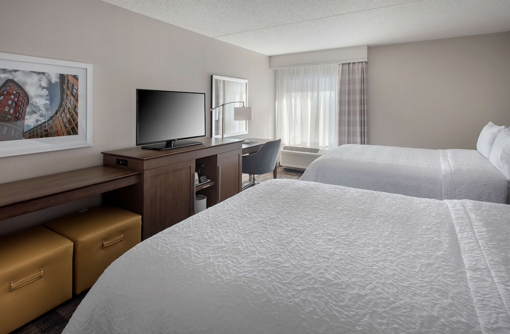 Hampton Inn Boston Logan Airport - photo 7