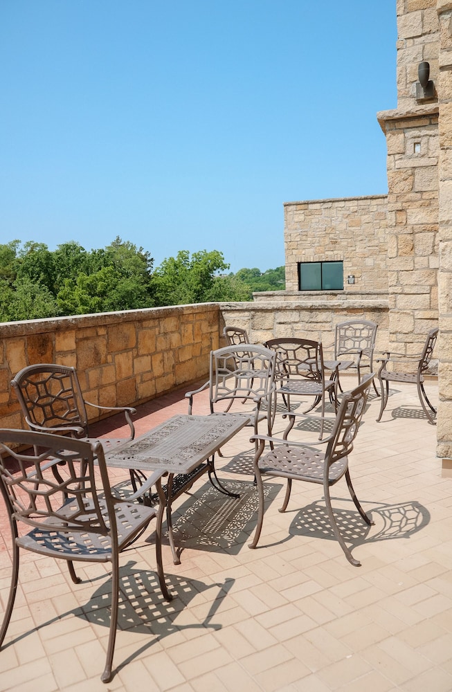 The Oread Lawrence Tapestry Collection by Hilton - photo 74