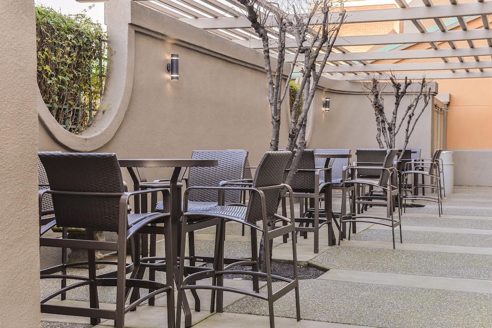 Holiday Inn Express & Suites Elk Grove Central Hwy 99 by IHG - photo 34
