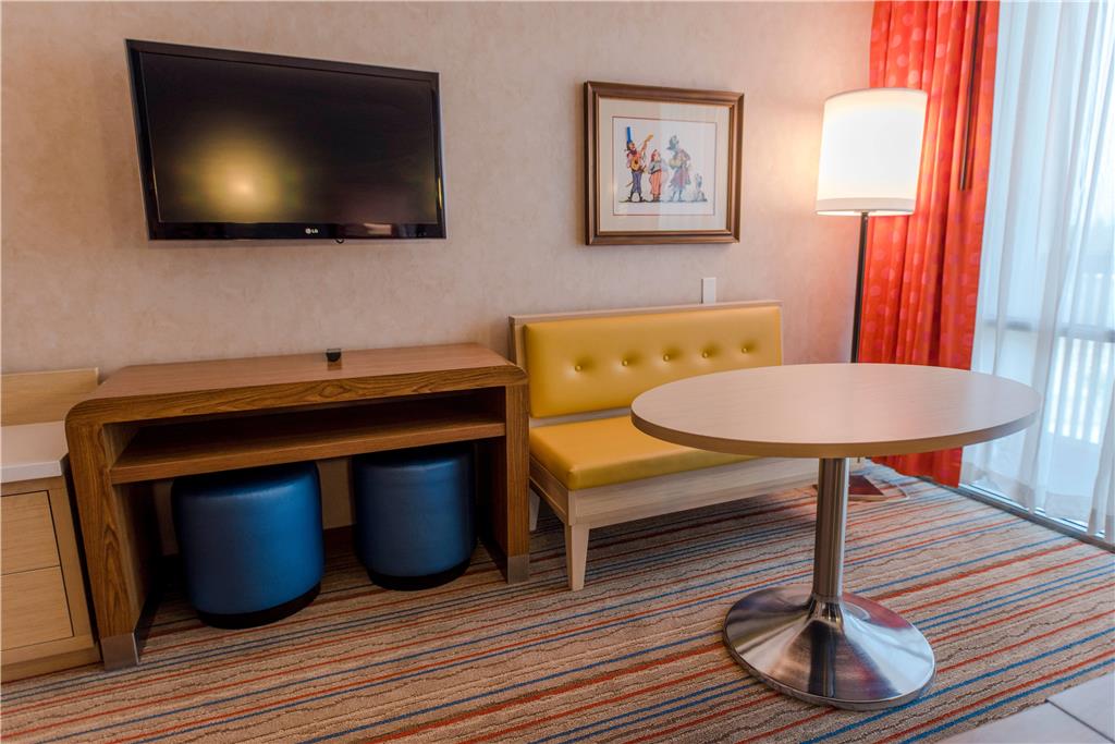 Howard Johnson by Wyndham Anaheim Hotel and Water Playground - photo 19