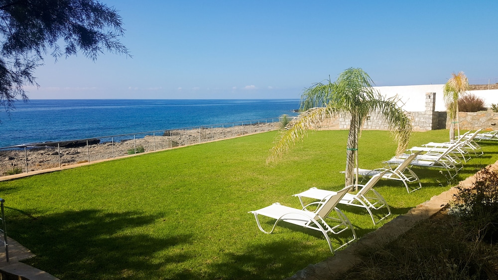 Kritamos Beach Apartments — 4-Star Luxury Hotel in Chora Sfakion, Greece