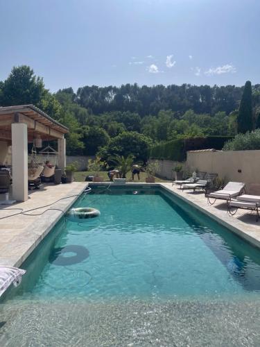 Belle bastide provençale — hotel in Noves