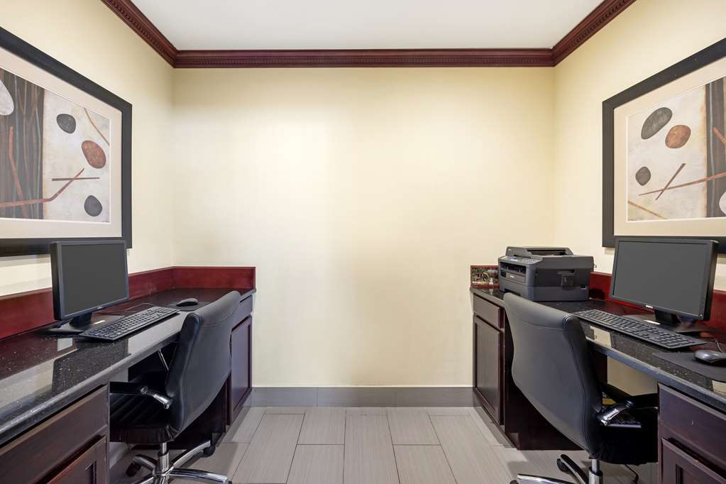 Best Western Plus Pratt - photo 41