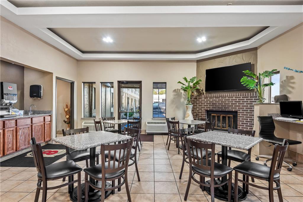 Super 8 by Wyndham Terre Haute - photo 8