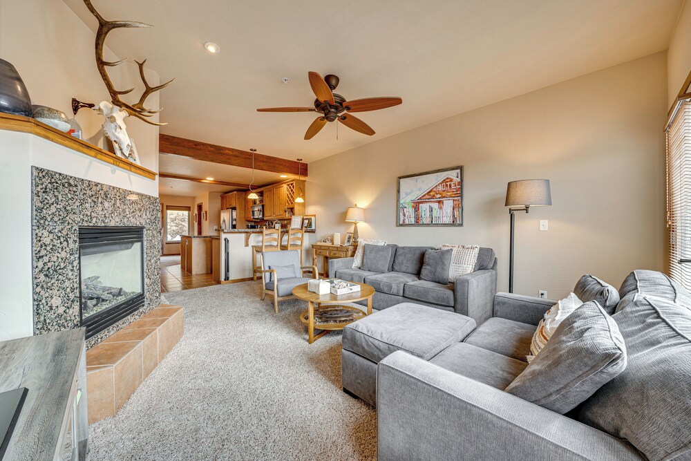 6 Mi to Winter Park Resort Townhome with Hot Tub in Fraser, United States