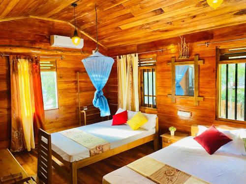 Thought Blooming - carbon neutral hotel in Unknown City