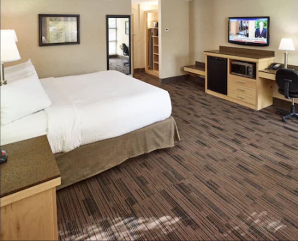 LivINN Hotel Minneapolis North Fridley - photo 13