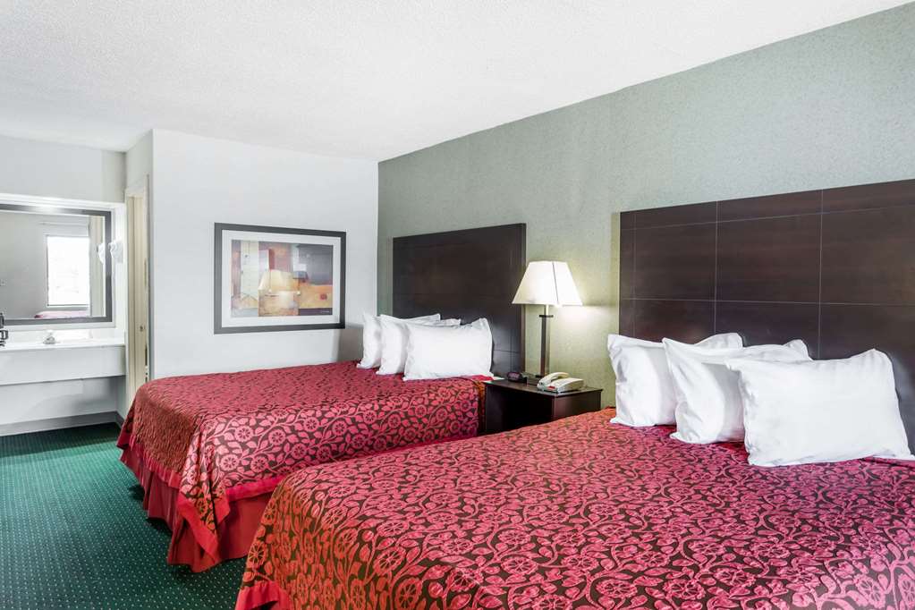 Days Inn by Wyndham Hendersonville - photo 11