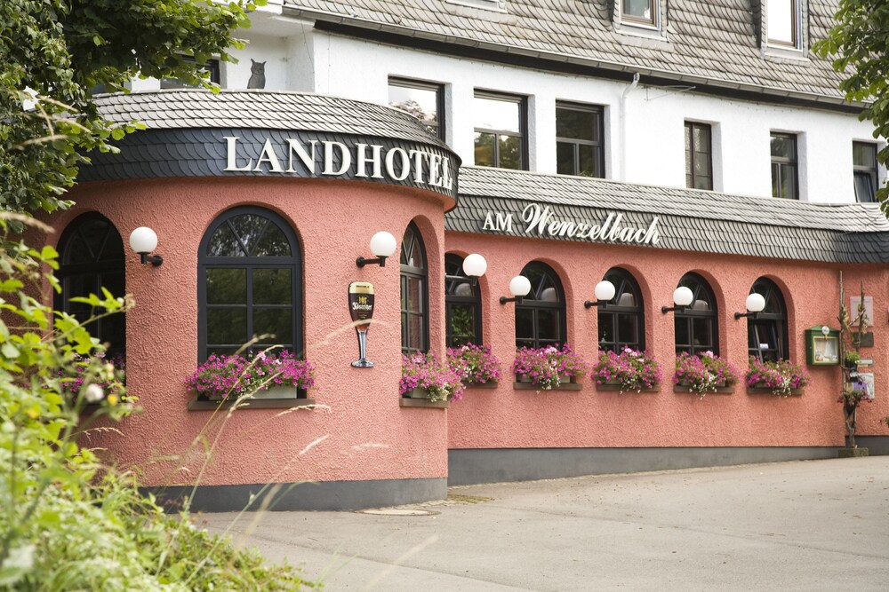 Landhotel am Wenzelbach — hotel in Pruem