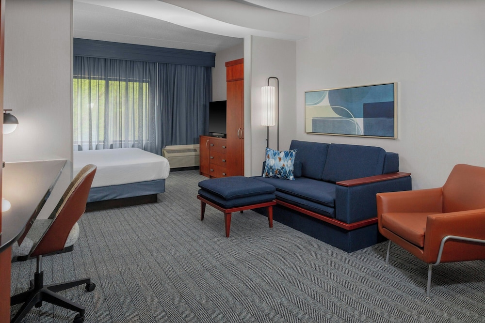 Courtyard by Marriott Pittsburgh Greensburg - photo 11