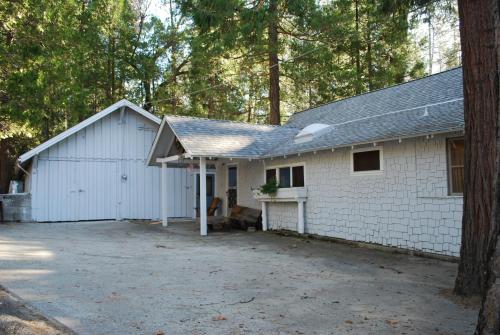 Idylwild Lake Area — hotel in Bass Lake