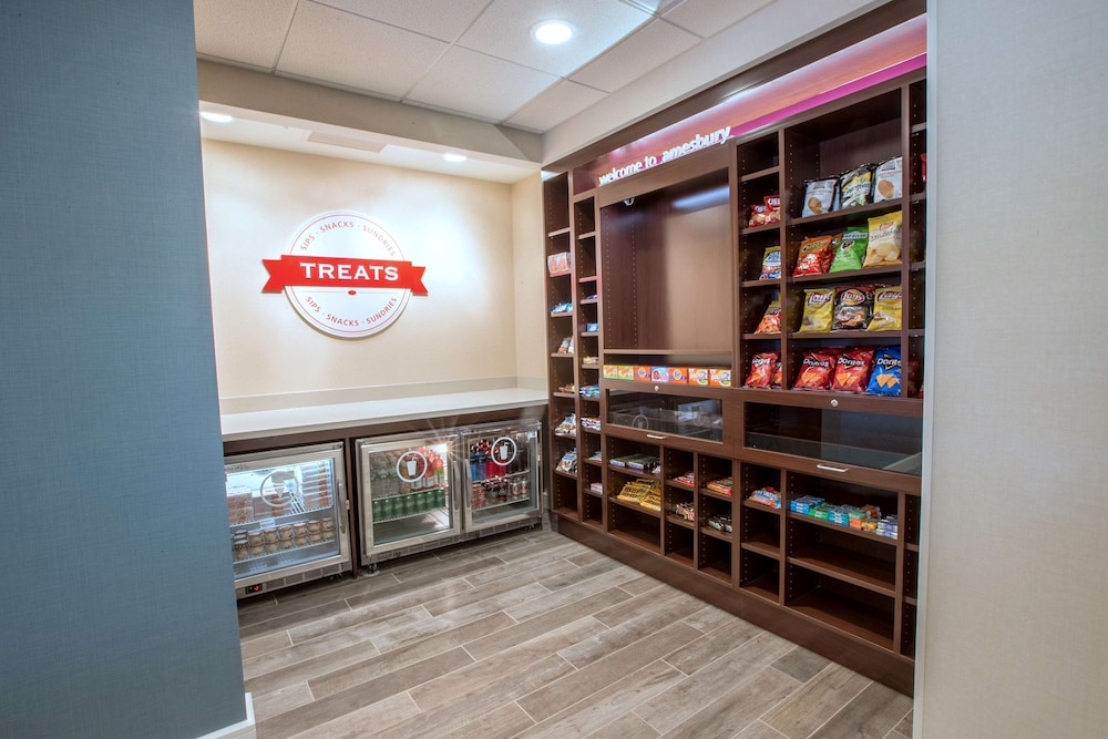 Hampton Inn by Hilton Amesbury - photo 38