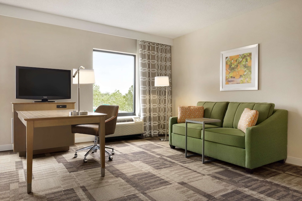 Hampton Inn & Suites Largo - photo 13